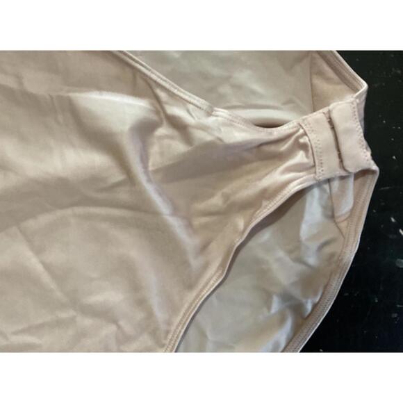 Assets Spanx Light Beige Women's Shapewear Bodysuit with Adjustable Straps - Picture 2 of 13